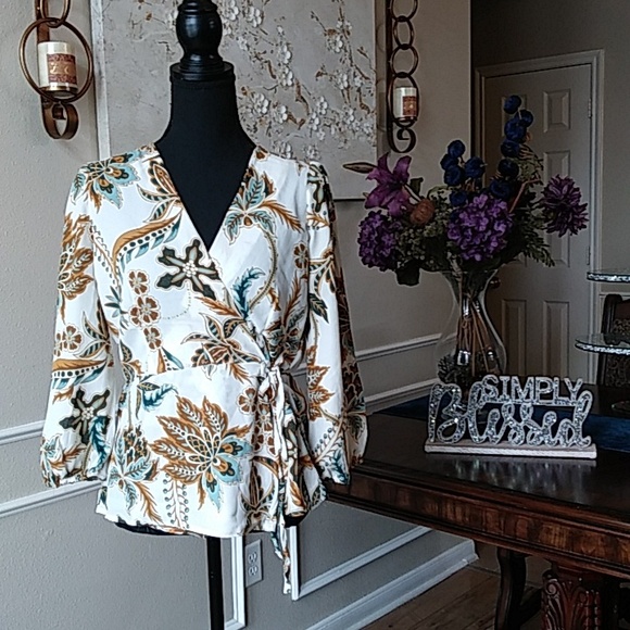 Floral Faux Wrap Blouse By Harvé Bernard. Size M - Picture 13 of 17